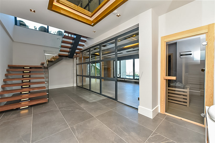 Luxury villa 4+1 in Kargicak area.