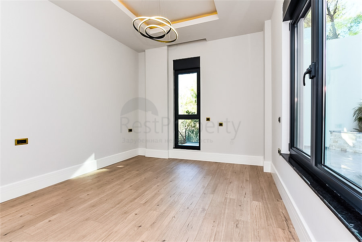 Luxury villa 4+1 in Kargicak area.