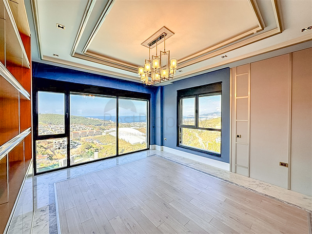 Luxury villa 4+1 in Kargicak area.