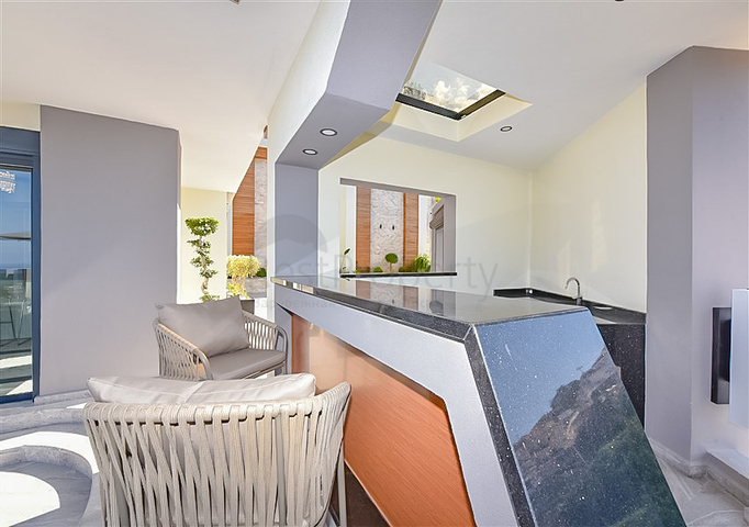 Luxury villa 4+1 in Kargicak area.