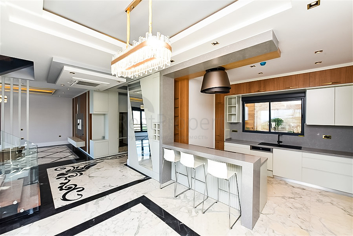 Luxury villa 4+1 in Kargicak area.