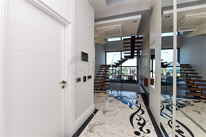 Luxury villa 4+1 in Kargicak area.