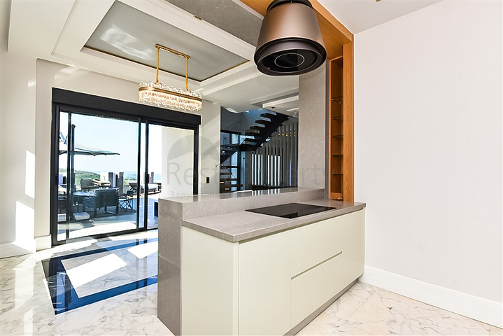 Luxury villa 4+1 in Kargicak area.