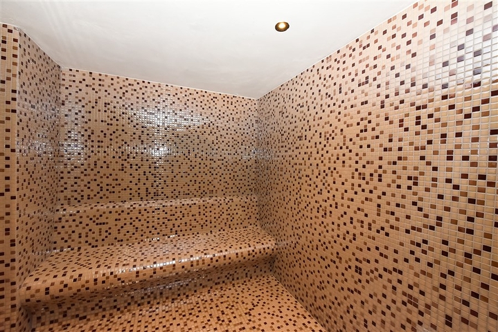 1+1 apartment in a new complex just 400 m from the sea in the center of Alanya 