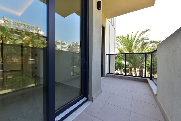 1+1 apartment in a new complex just 400 m from the sea in the center of Alanya 