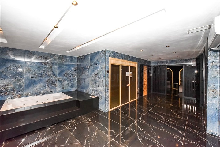 1+1 apartment in a new complex just 400 m from the sea in the center of Alanya 