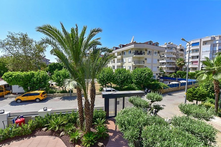 1+1 apartment in a new complex just 400 m from the sea in the center of Alanya 