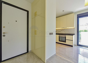 1+1 apartment in a new complex just 400 m from the sea in the center of Alanya 