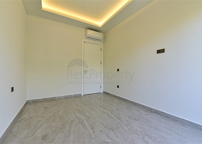 1+1 apartment in a new complex just 400 m from the sea in the center of Alanya 