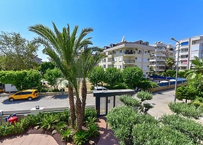 1+1 apartment in a new complex just 400 m from the sea in the center of Alanya 