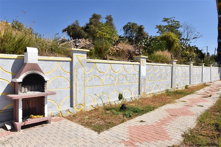 2+1 apartment for sale in Demirtas district at an attractive price 