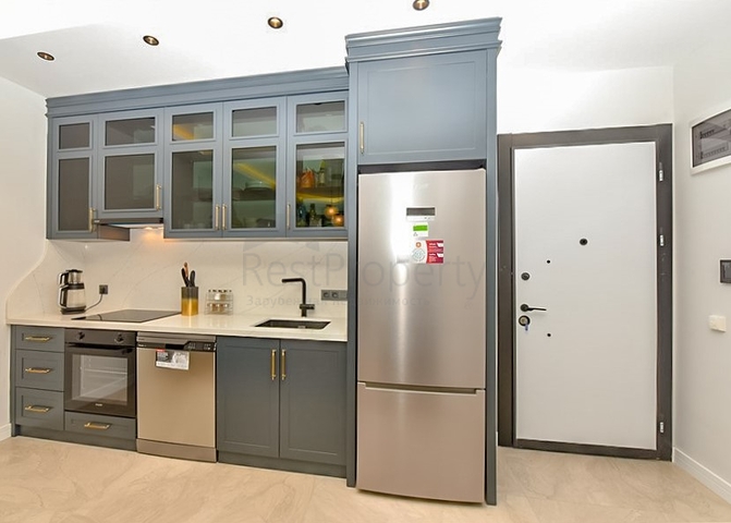 Sea View 1+1 Apartment in Beachfront Complex, Alanya