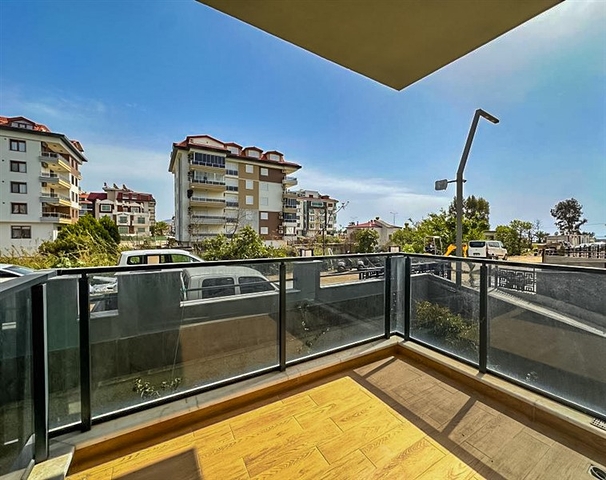 2+1 apartment with its own garden in Kestel