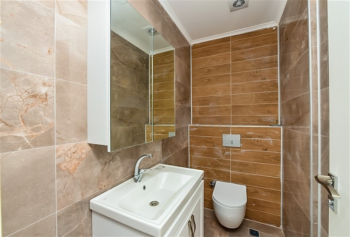 2+1 apartment with its own garden in Kestel