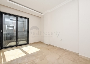 2+1 apartment with its own garden in Kestel