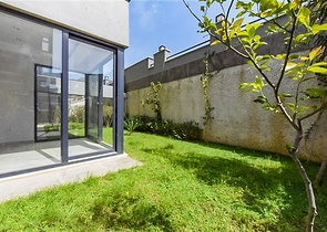 2+1 apartment with its own garden in Kestel