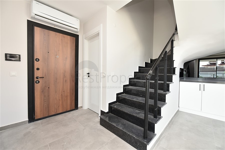 3+1 penthouse in a new residential complex near Cleopatra beach