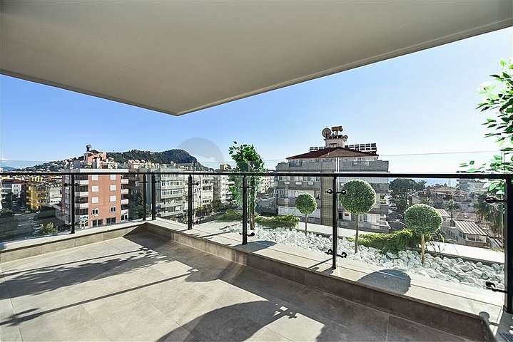 3+1 penthouse in a new residential complex near Cleopatra beach