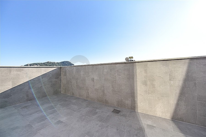 3+1 penthouse in a new residential complex near Cleopatra beach