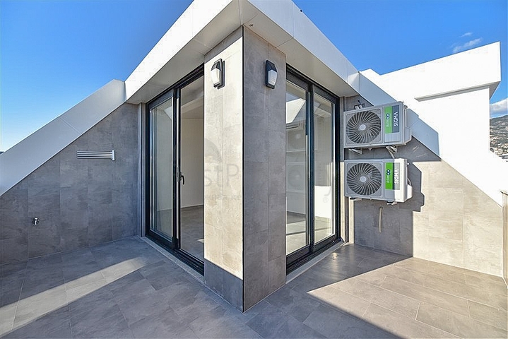 3+1 penthouse in a new residential complex near Cleopatra beach