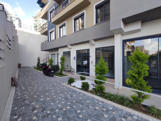 1+1 apartment with furniture and appliances in Mahmutlar district