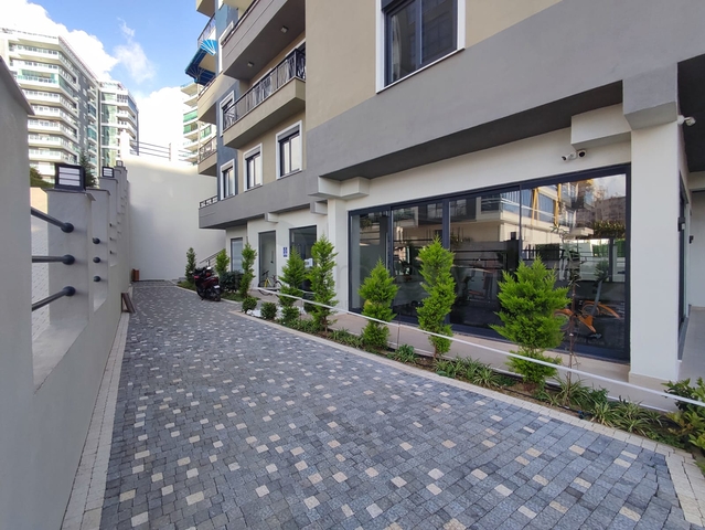 1+1 apartment with furniture and appliances in Mahmutlar district