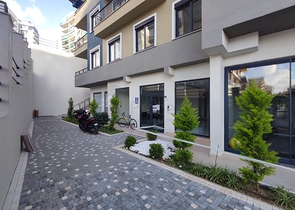 1+1 apartment with furniture and appliances in Mahmutlar district