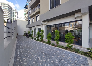 1+1 apartment with furniture and appliances in Mahmutlar district