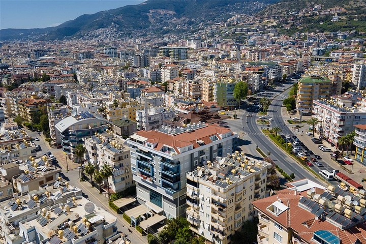 Petnhouse with a unique layout of 6+1 for a residence permit