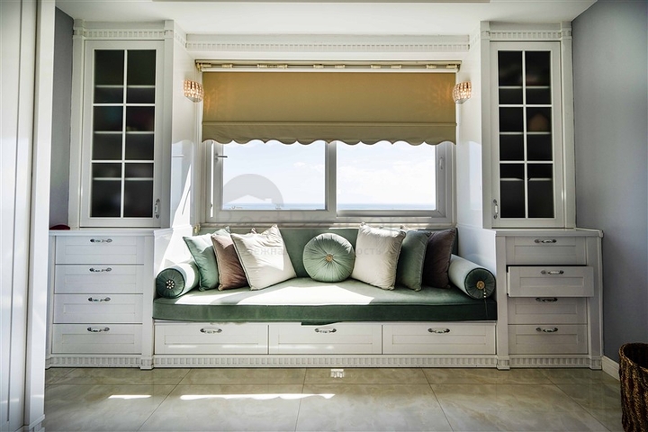 Petnhouse with a unique layout of 6+1 for a residence permit