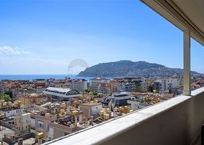 Petnhouse with a unique layout of 6+1 for a residence permit