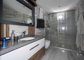 Petnhouse with a unique layout of 6+1 for a residence permit