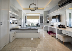 Petnhouse with a unique layout of 6+1 for a residence permit