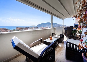 Petnhouse with a unique layout of 6+1 for a residence permit