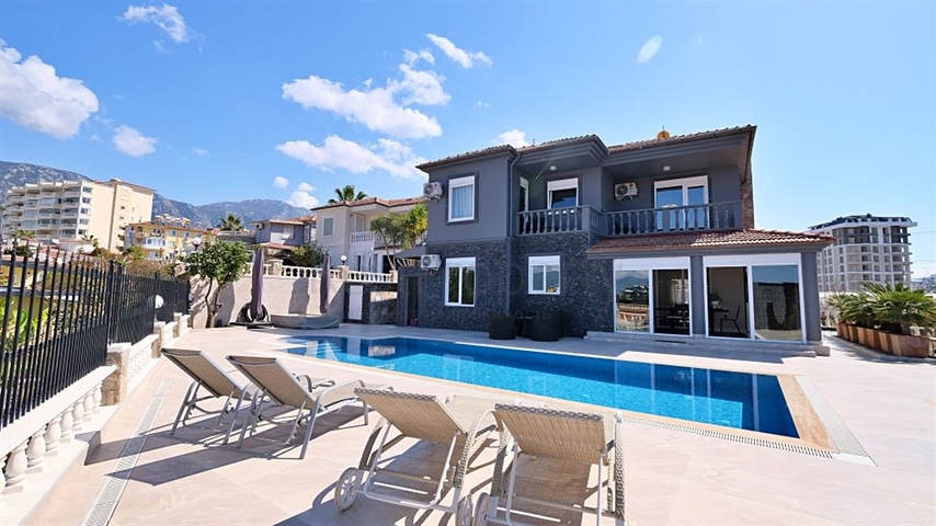 Furnished villa in the center of Mahmutlar