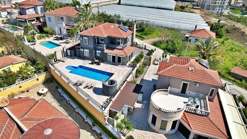 Furnished villa in the center of Mahmutlar