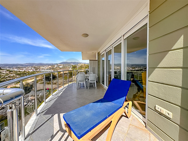 Spacious 3+1 penthouse in Konakli district. 