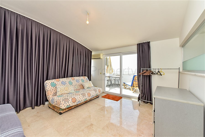 Spacious 3+1 penthouse in Konakli district. 
