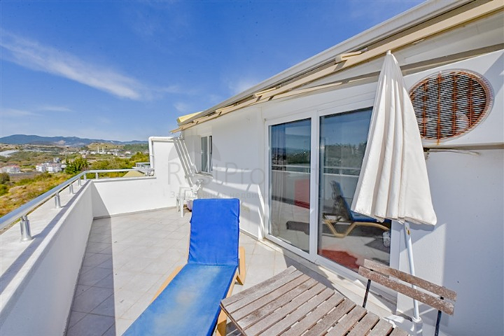 Spacious 3+1 penthouse in Konakli district. 