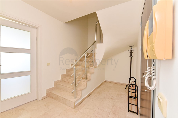 Spacious 3+1 penthouse in Konakli district. 