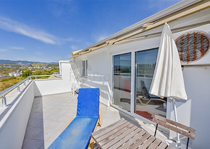 Spacious 3+1 penthouse in Konakli district. 