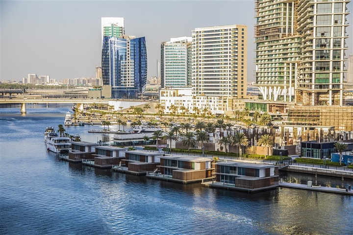 Furnished apartments in Dubai on the canal in Business Bay