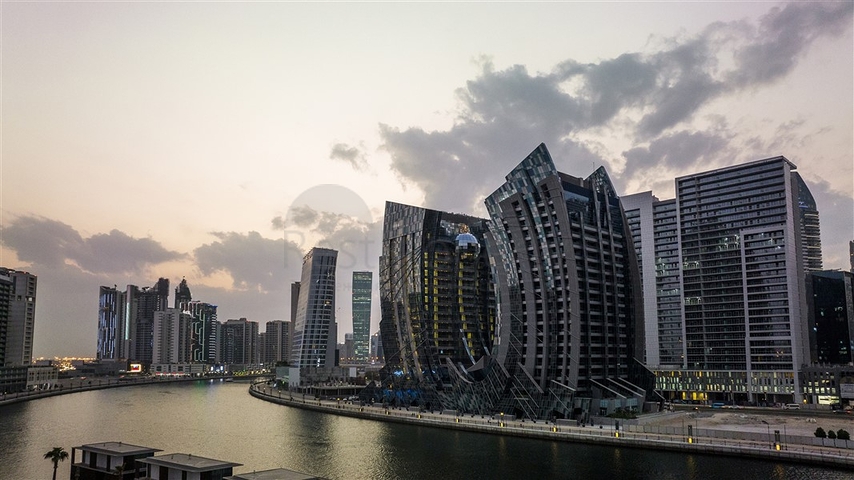Furnished apartments in Dubai on the canal in Business Bay