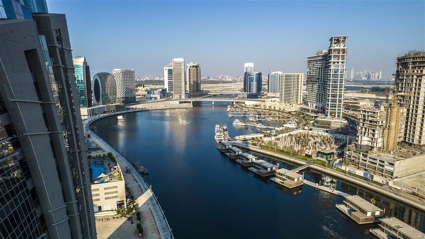 Furnished apartments in Dubai on the canal in Business Bay
