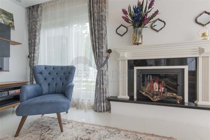 Villa 8+2 in Kargicak area 