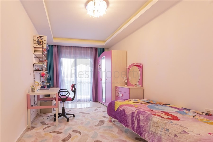 Villa 8+2 in Kargicak area 