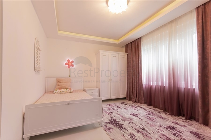 Villa 8+2 in Kargicak area 