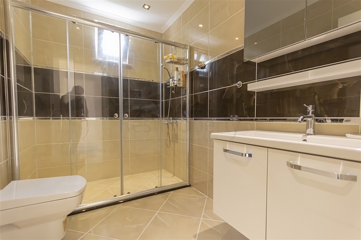 Villa 8+2 in Kargicak area 