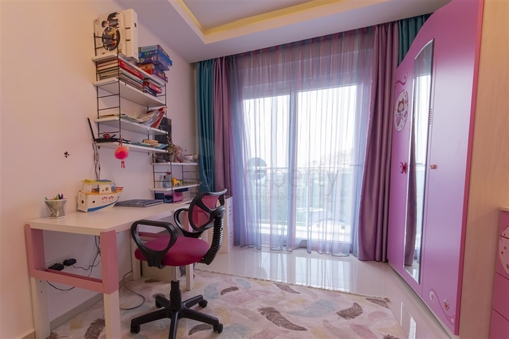 Villa 8+2 in Kargicak area 