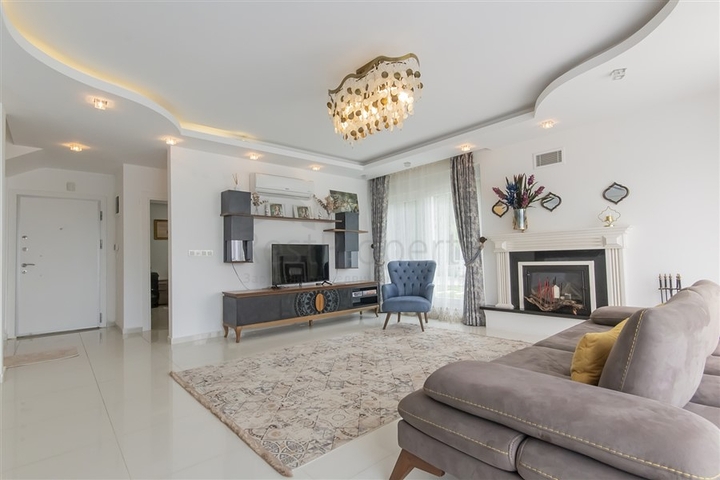 Villa 8+2 in Kargicak area 